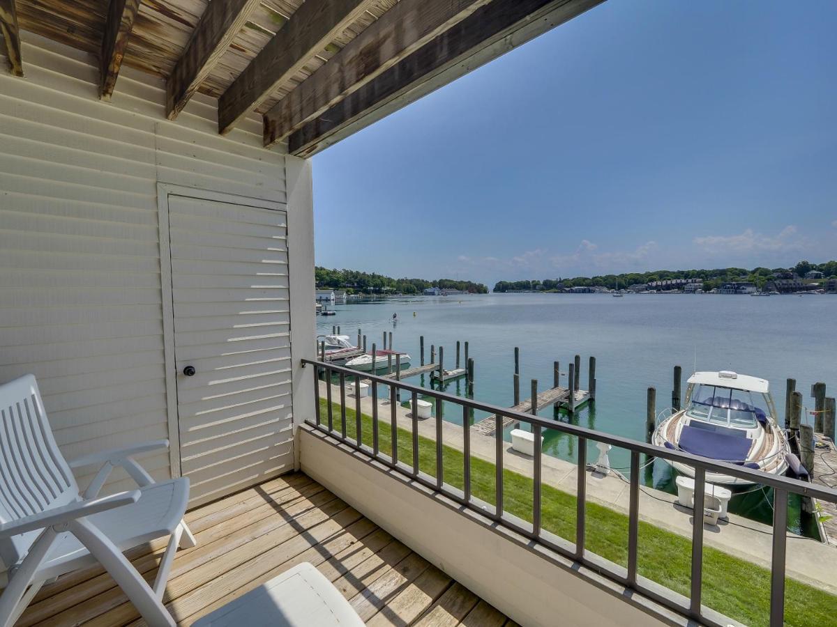 228 Edgewater Inn Шарлевой Экстерьер фото